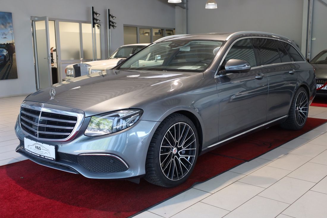 Mercedes-Benz E 350 d T 9G *LEDER SCHIEBEDACH AHK AIRMATIK*