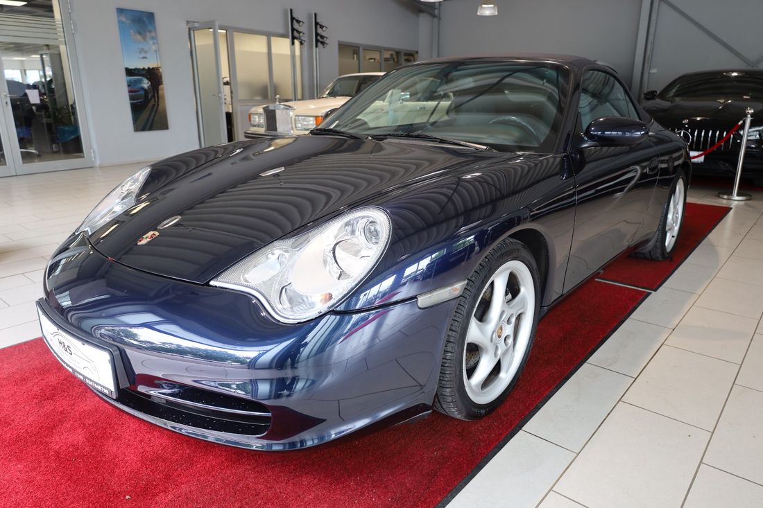 Porsche 911 Carrera 4 Cabriolet · 996