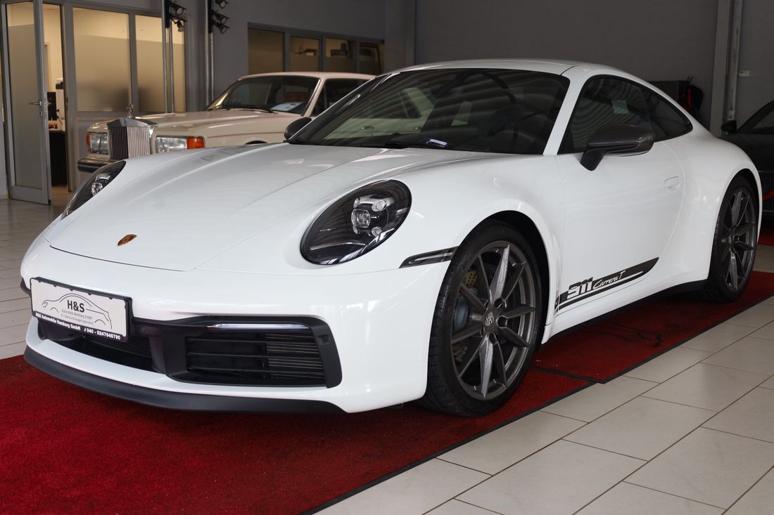 Porsche 911 Carrera T · 992