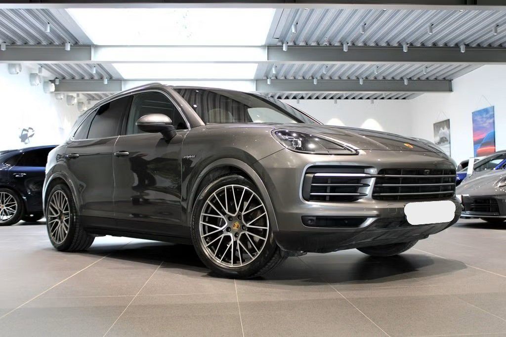 Porsche Cayenne E-Hybrid Panorama