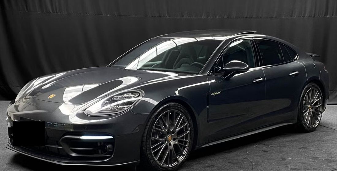 Porsche Panamera 4 E-Hybrid Platinum Edition