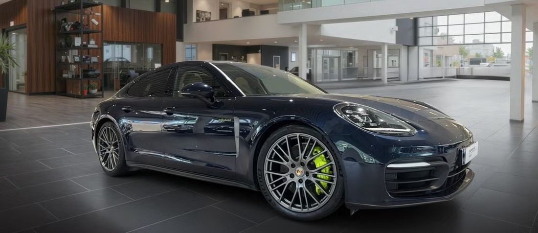 Porsche Panamera 4 E-Hybrid Platinum Edition