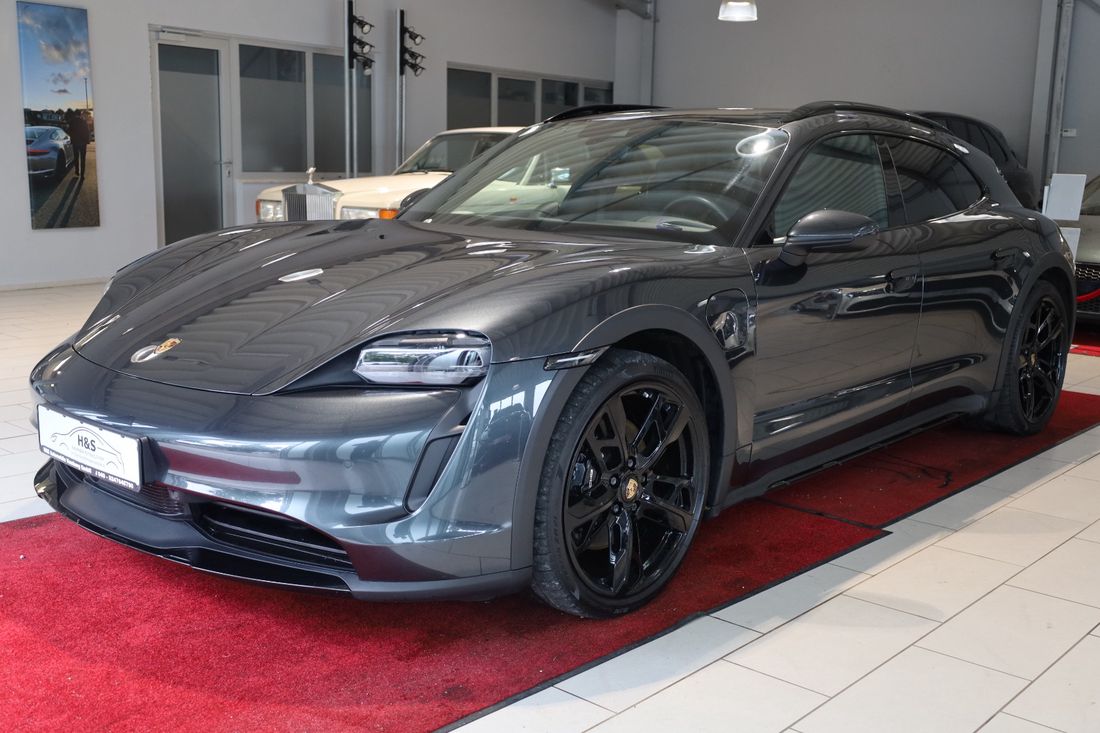 Porsche Taycan Cross Turismo