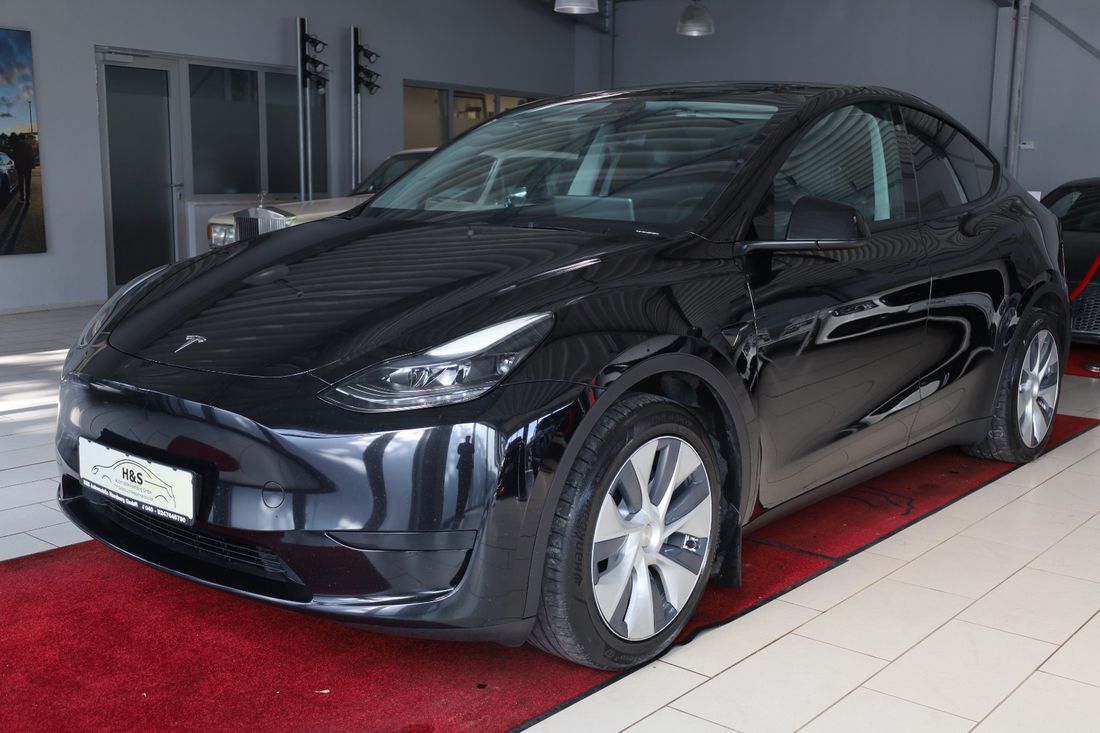 Tesla Model Y RWD
