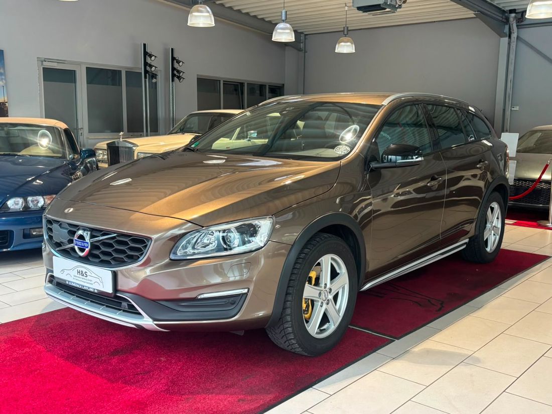 Volvo V60 Cross Country Pro AWD